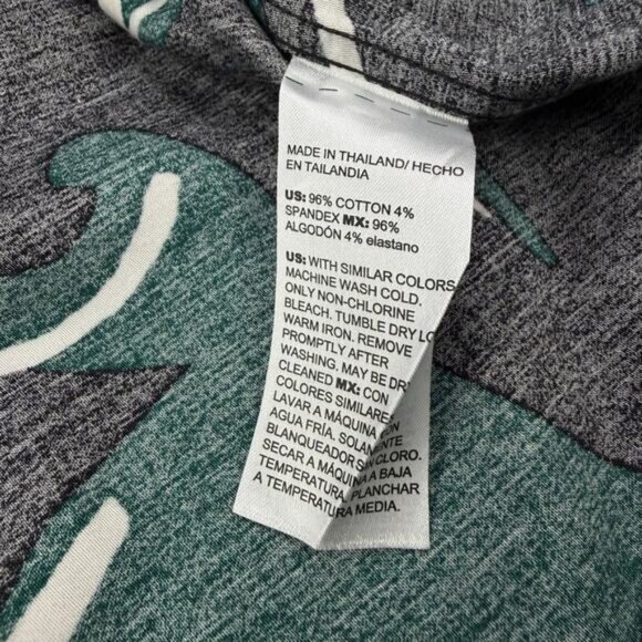 CHICO'S No Iron Stretch Scroll Print Shirt Women's Sz 4 Green Black - Picture 8 of 8